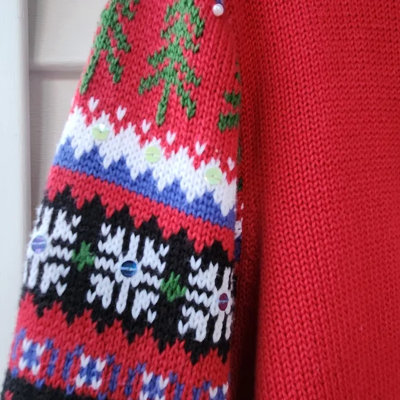 Red Holiday Sweater with Festive Patterns Sixe 2X - Picture 8 of 9